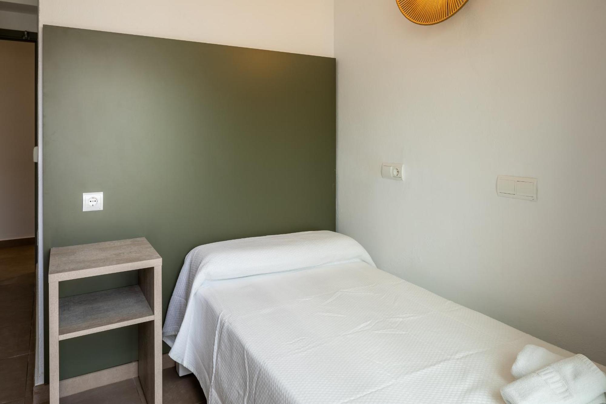 Hostal Alicante San Antonio  Buitenkant foto