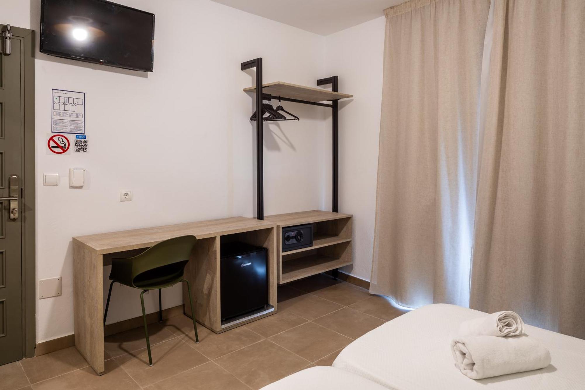 Hostal Alicante San Antonio  Buitenkant foto