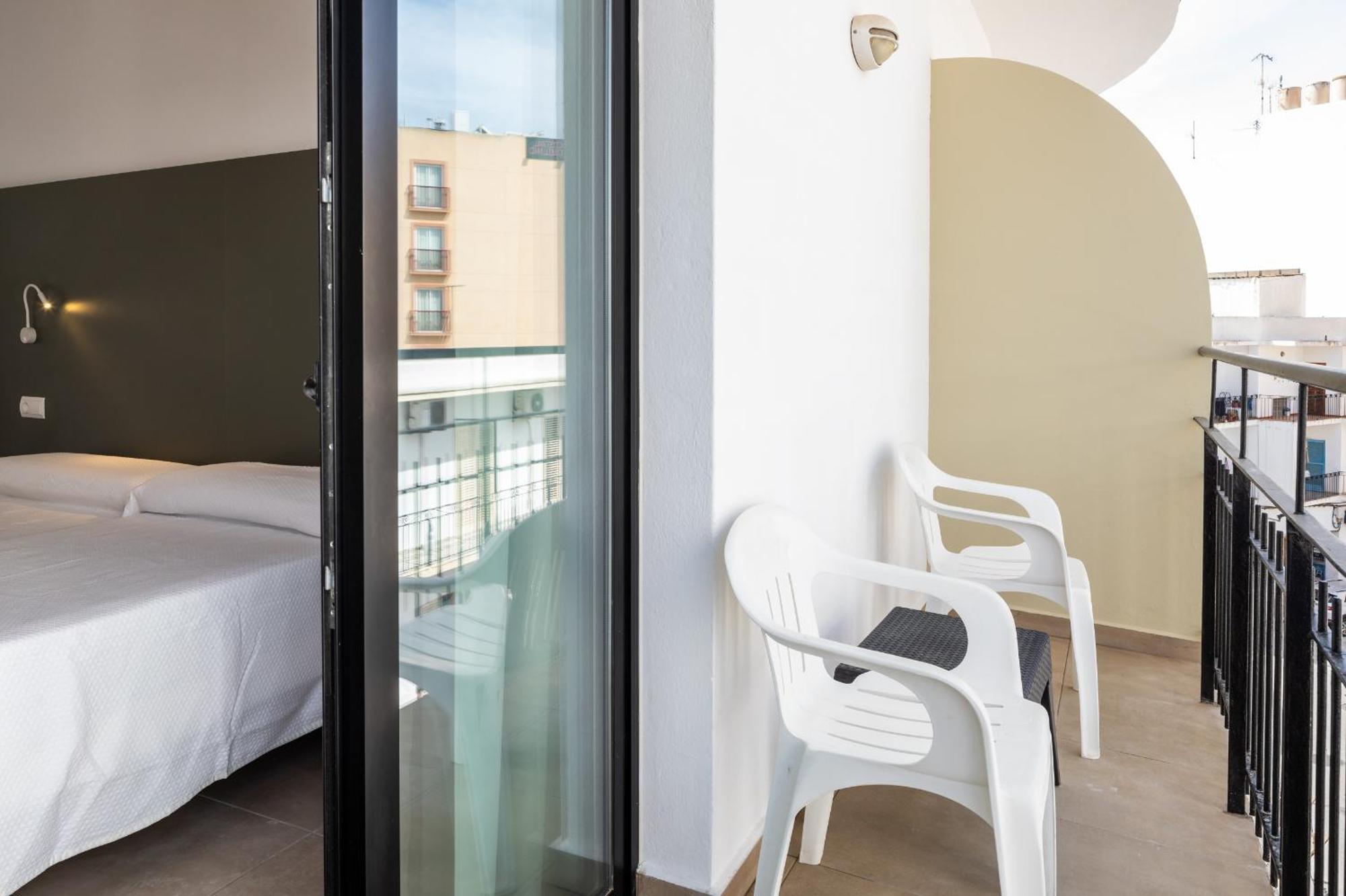 Hostal Alicante San Antonio  Buitenkant foto