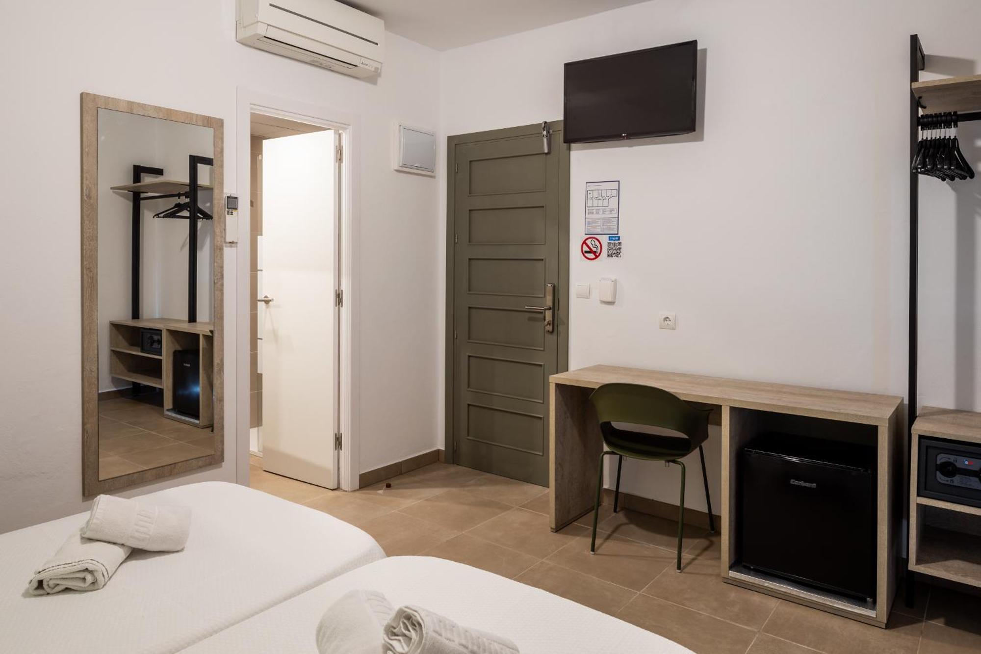 Hostal Alicante San Antonio  Buitenkant foto