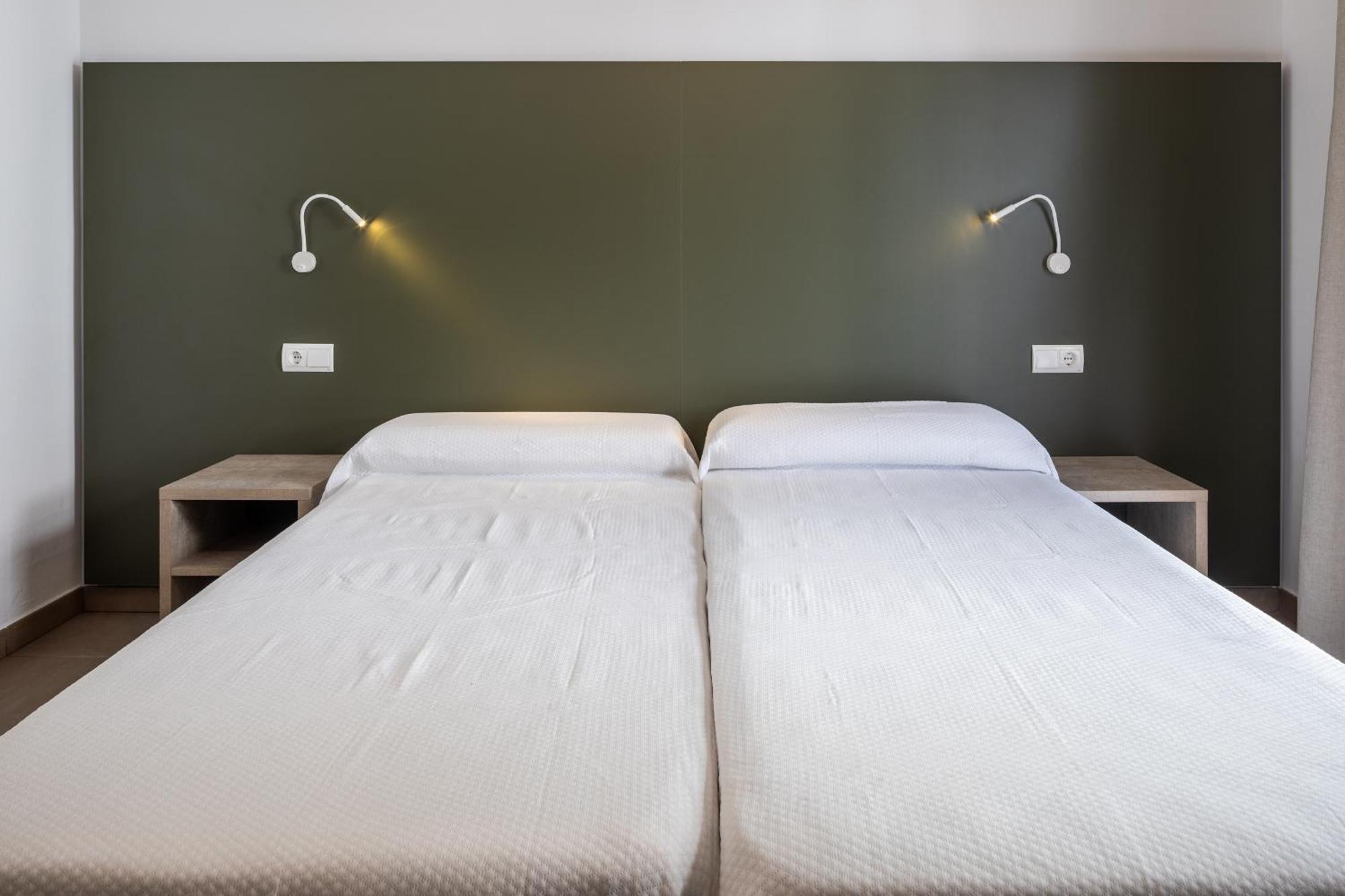 Hostal Alicante San Antonio  Buitenkant foto