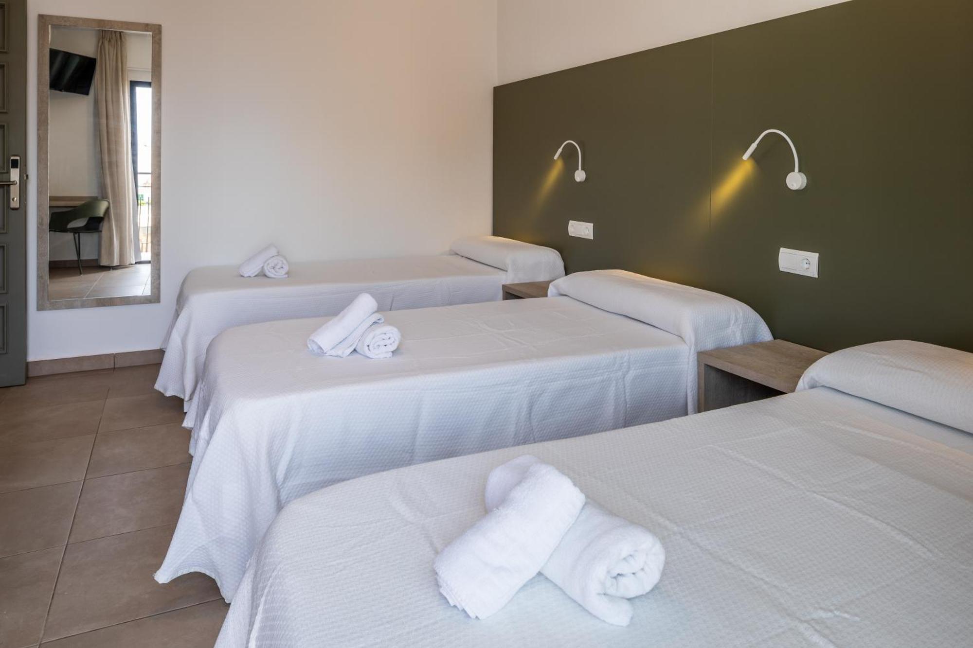 Hostal Alicante San Antonio  Buitenkant foto