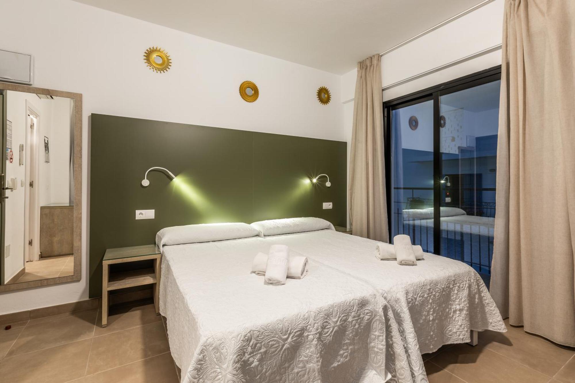 Hostal Alicante San Antonio  Buitenkant foto