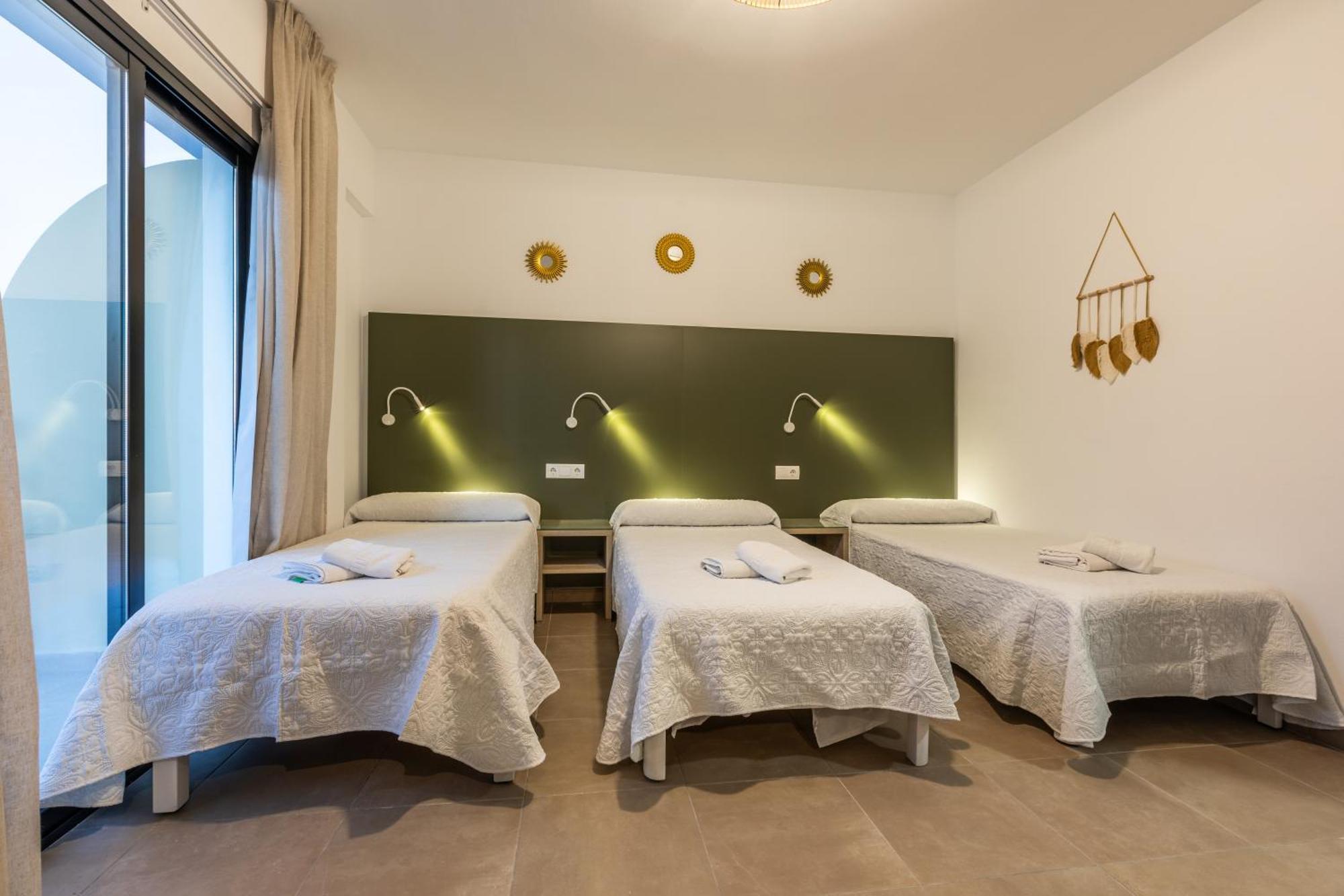 Hostal Alicante San Antonio  Buitenkant foto