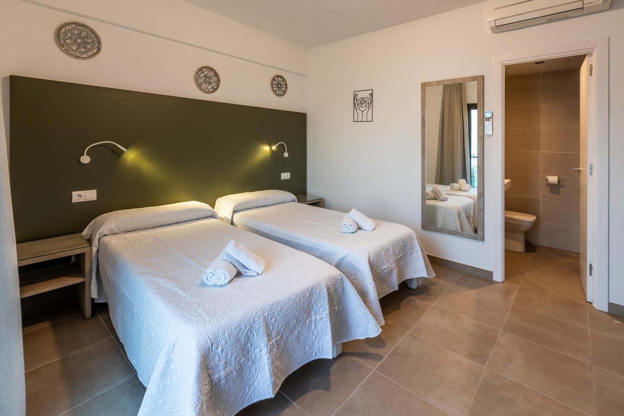 Hostal Alicante San Antonio  Buitenkant foto