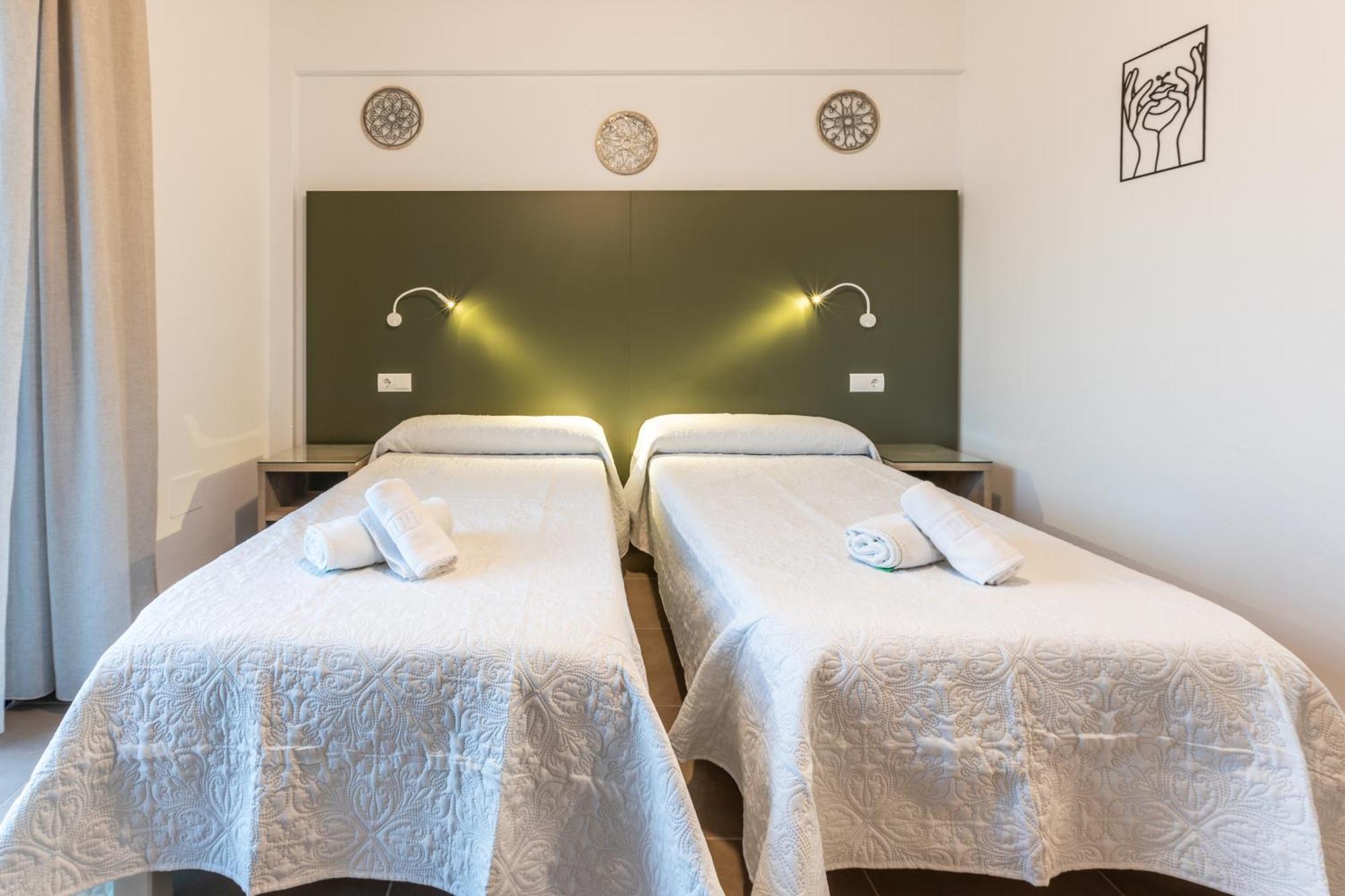 Hostal Alicante San Antonio  Buitenkant foto
