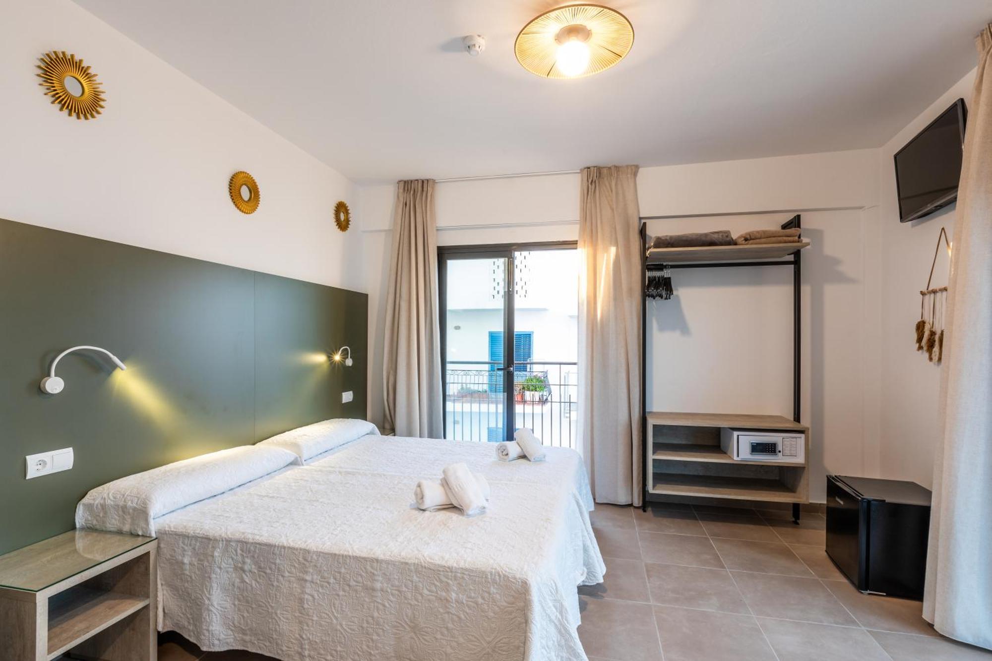 Hostal Alicante San Antonio  Buitenkant foto