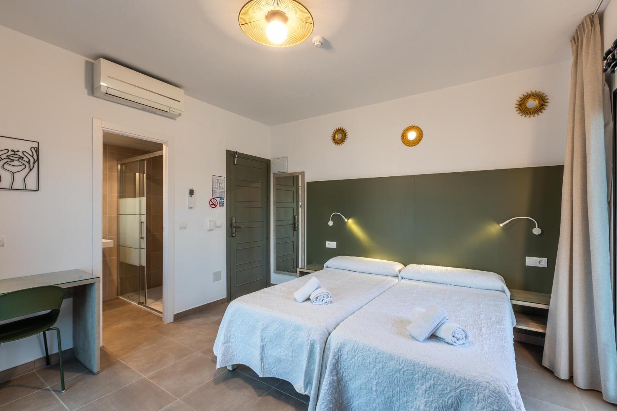 Hostal Alicante San Antonio  Buitenkant foto