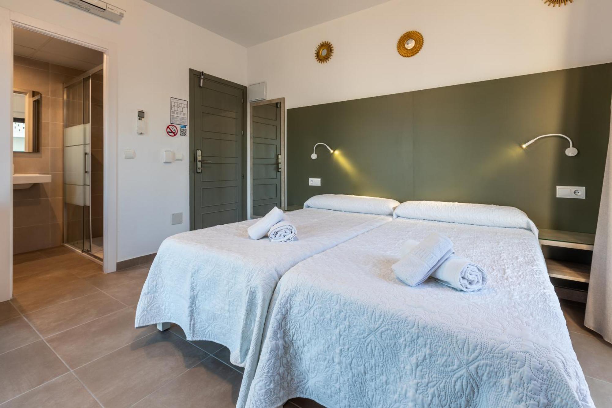 Hostal Alicante San Antonio  Buitenkant foto