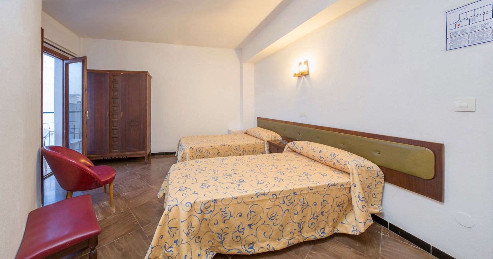 Hostal Alicante San Antonio  Buitenkant foto