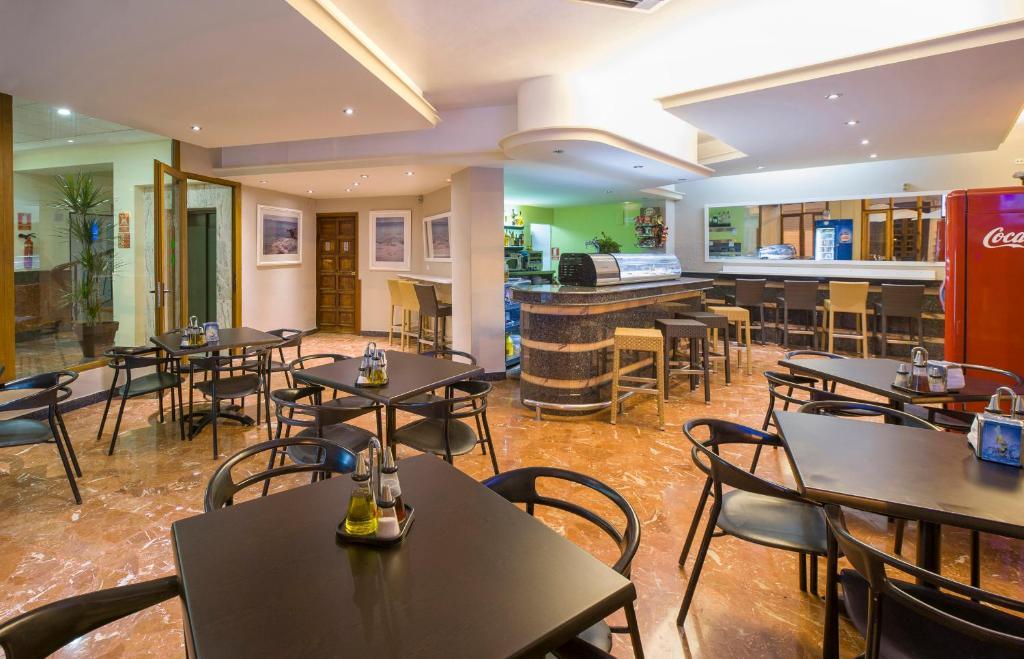 Hostal Alicante San Antonio  Buitenkant foto