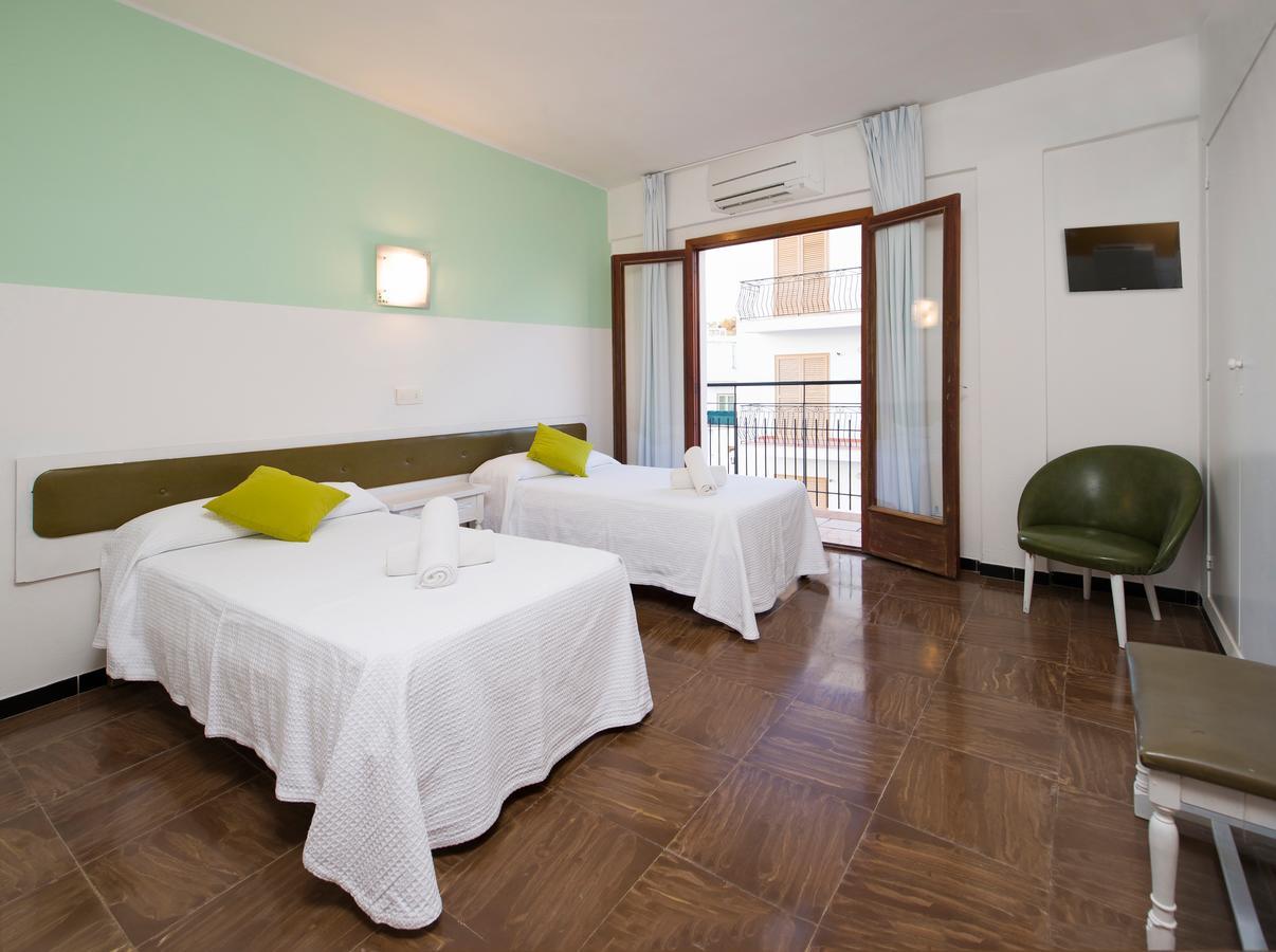Hostal Alicante San Antonio  Buitenkant foto