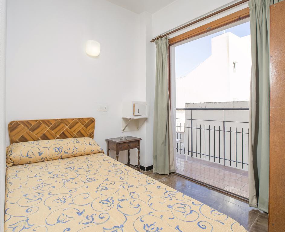 Hostal Alicante San Antonio  Buitenkant foto
